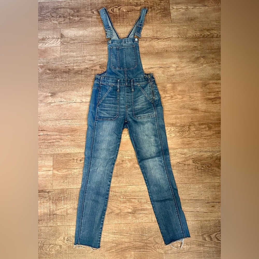 Madewell Skinny Leg Denim Overalls Size XS EUC!
